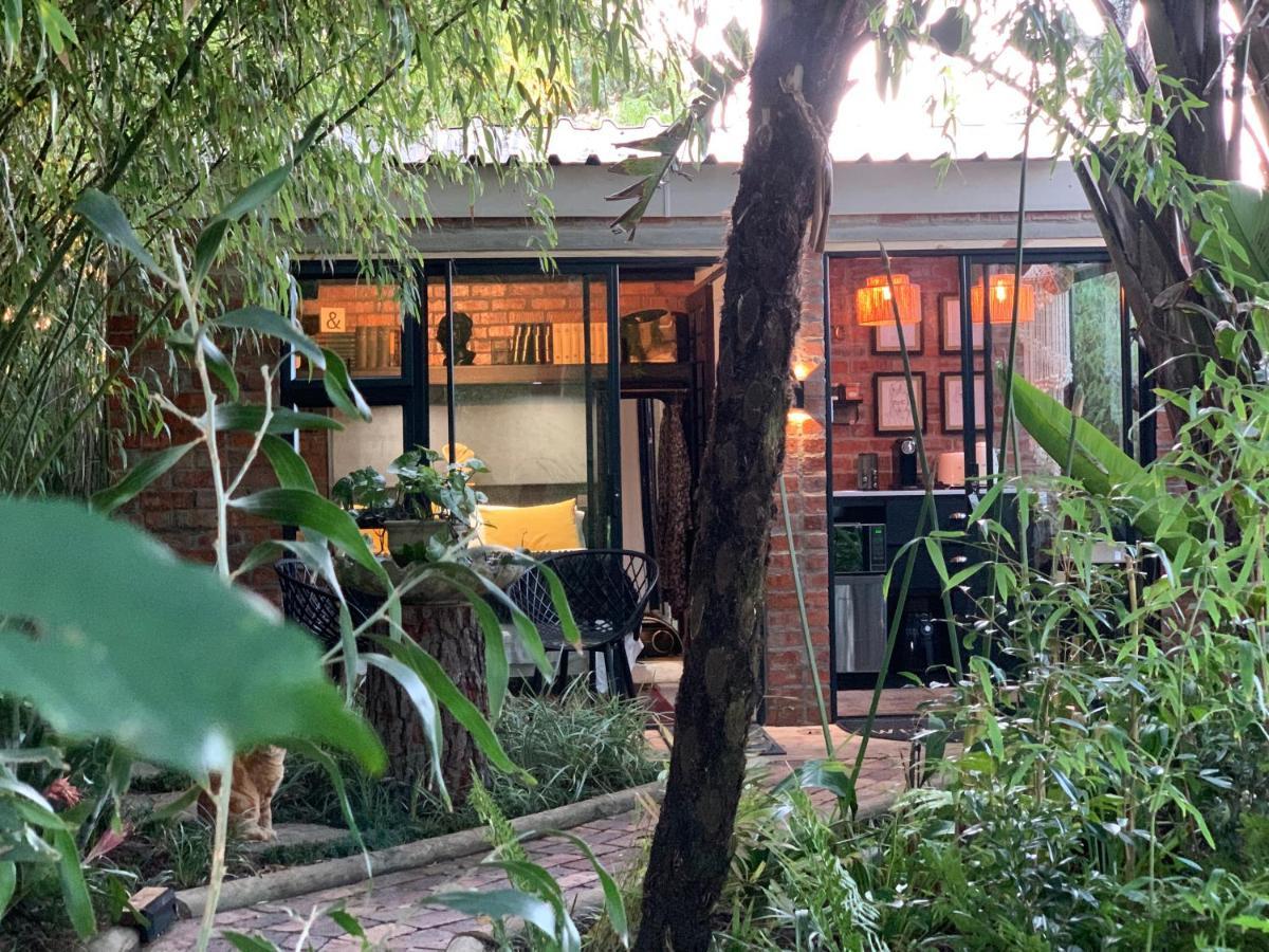 דירות מוסל ביי The Secret Garden Hideaway מראה חיצוני תמונה
